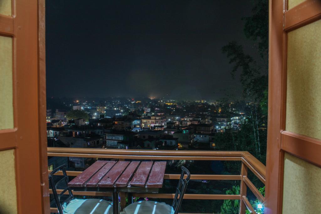 Hotel Tourist Residency Pokhara Buitenkant foto
