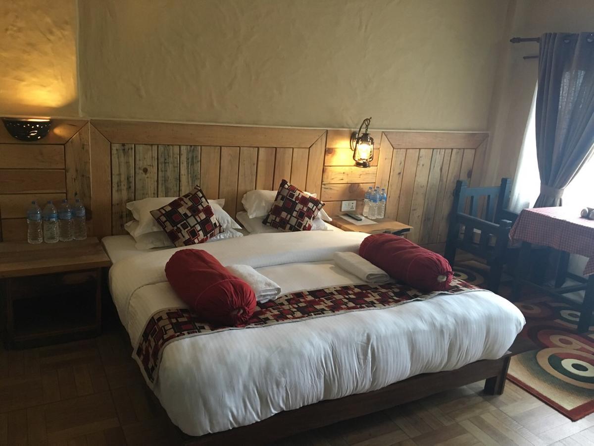 Hotel Tourist Residency Pokhara Buitenkant foto