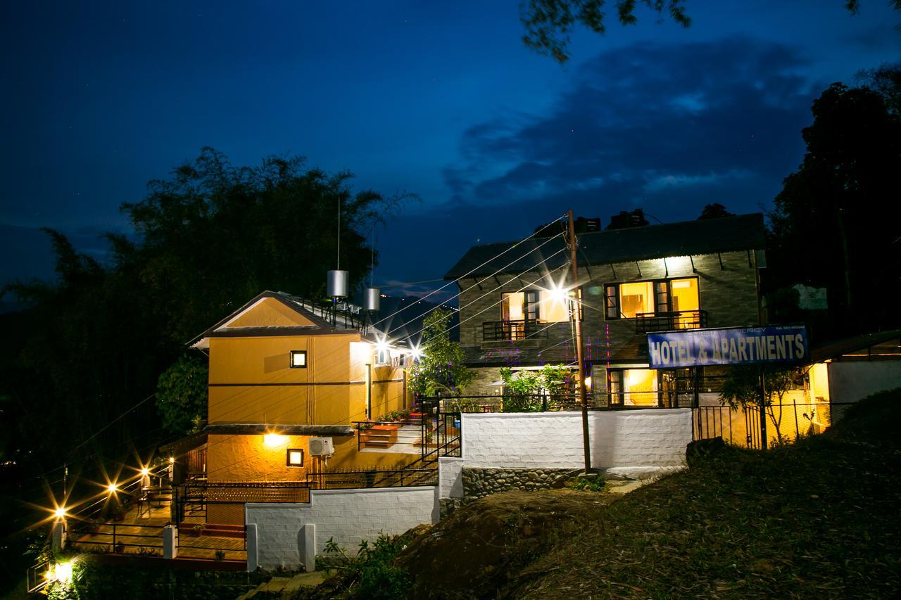 Hotel Tourist Residency Pokhara Buitenkant foto
