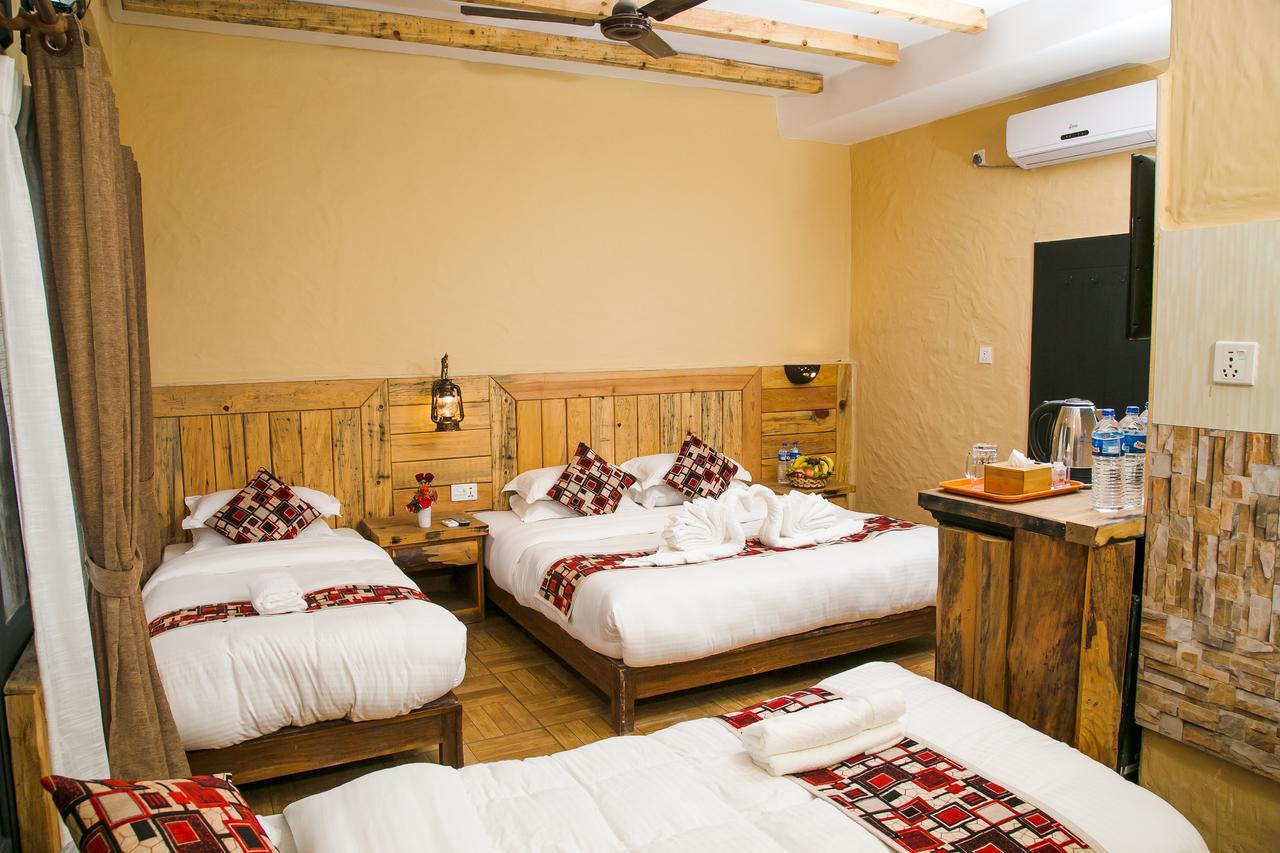 Hotel Tourist Residency Pokhara Buitenkant foto