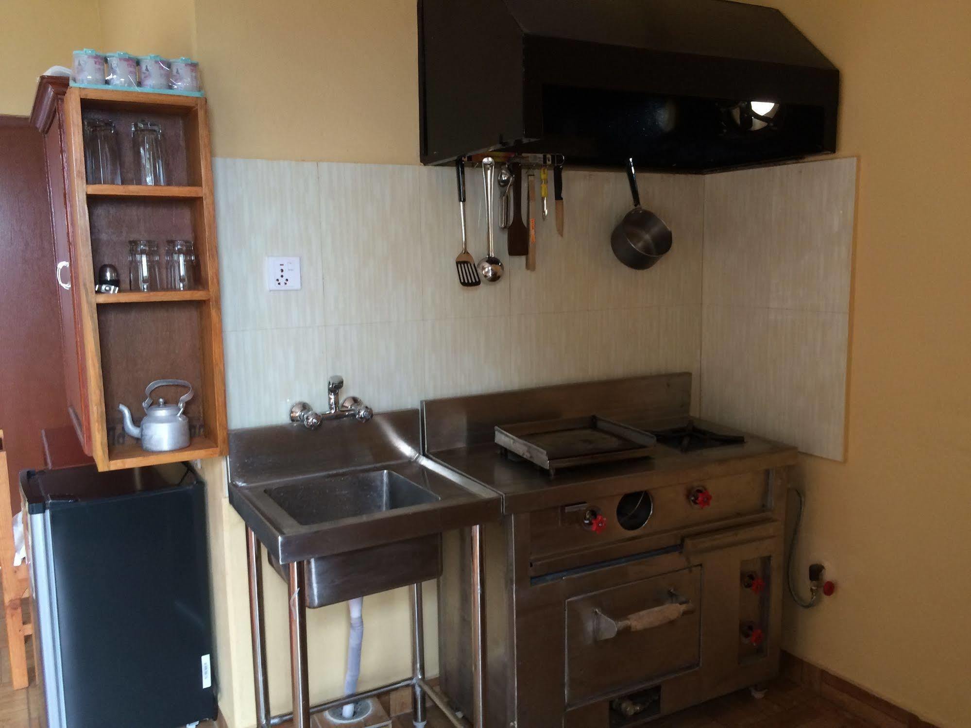 Hotel Tourist Residency Pokhara Buitenkant foto