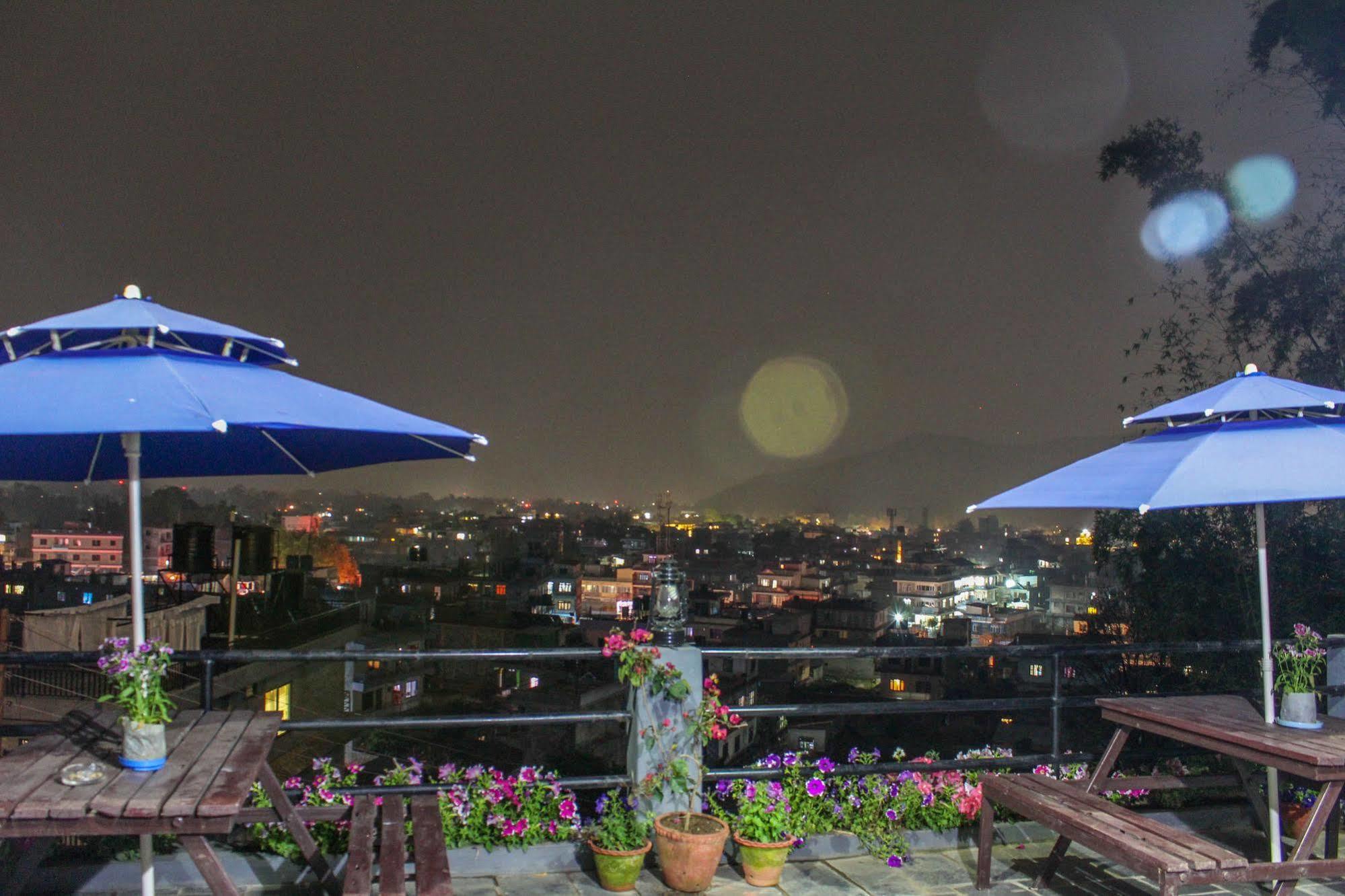 Hotel Tourist Residency Pokhara Buitenkant foto