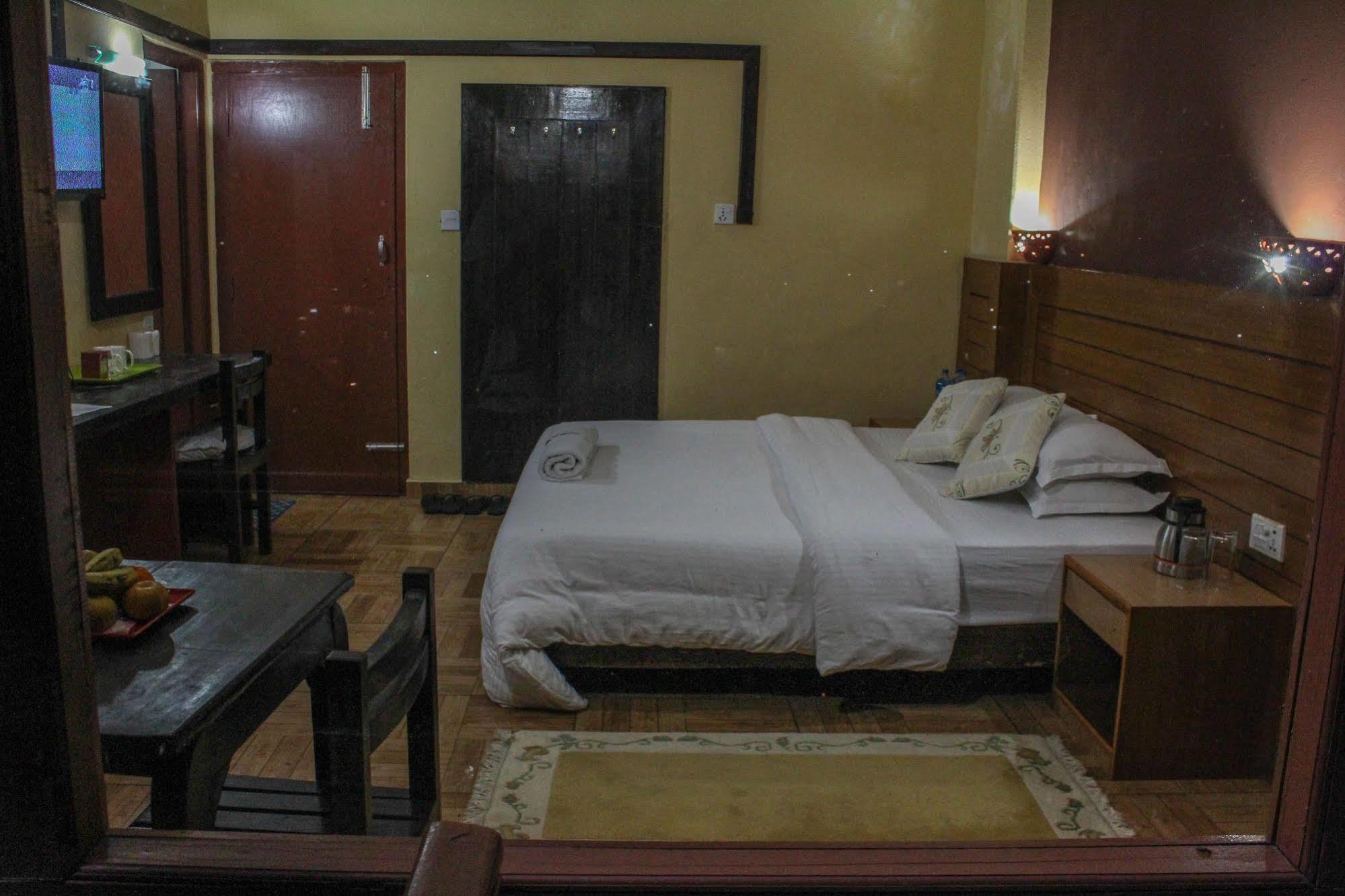 Hotel Tourist Residency Pokhara Buitenkant foto