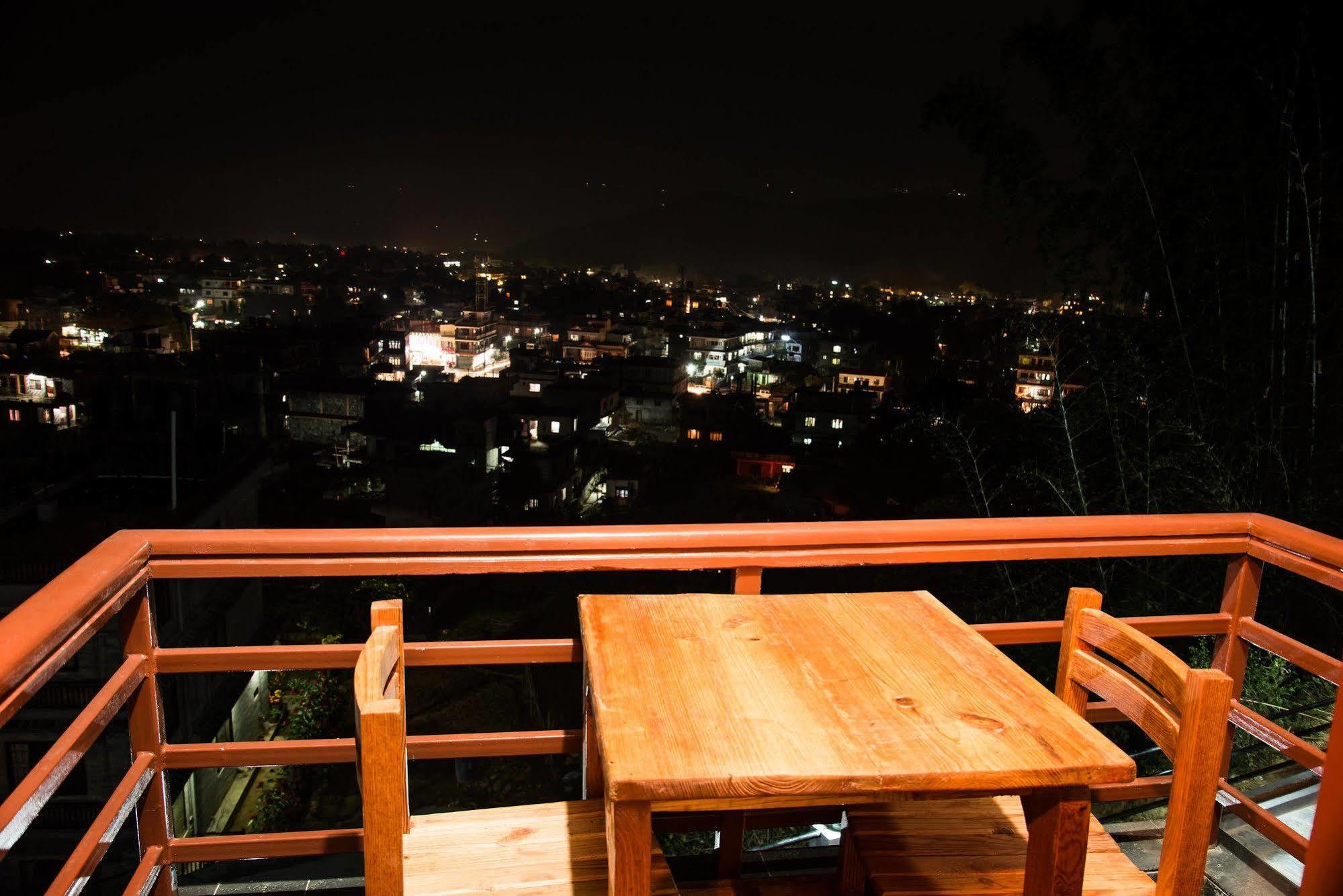 Hotel Tourist Residency Pokhara Buitenkant foto