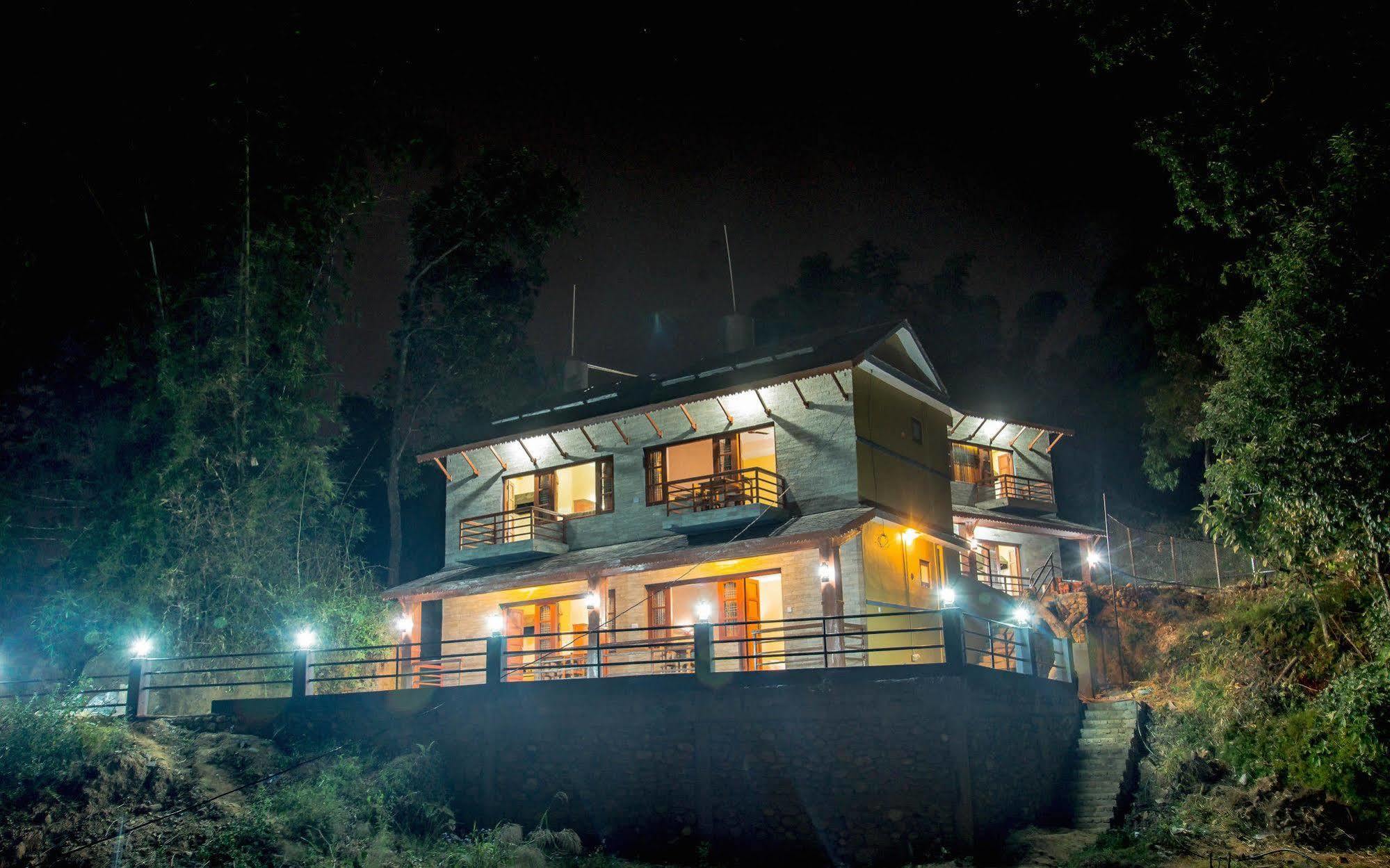Hotel Tourist Residency Pokhara Buitenkant foto